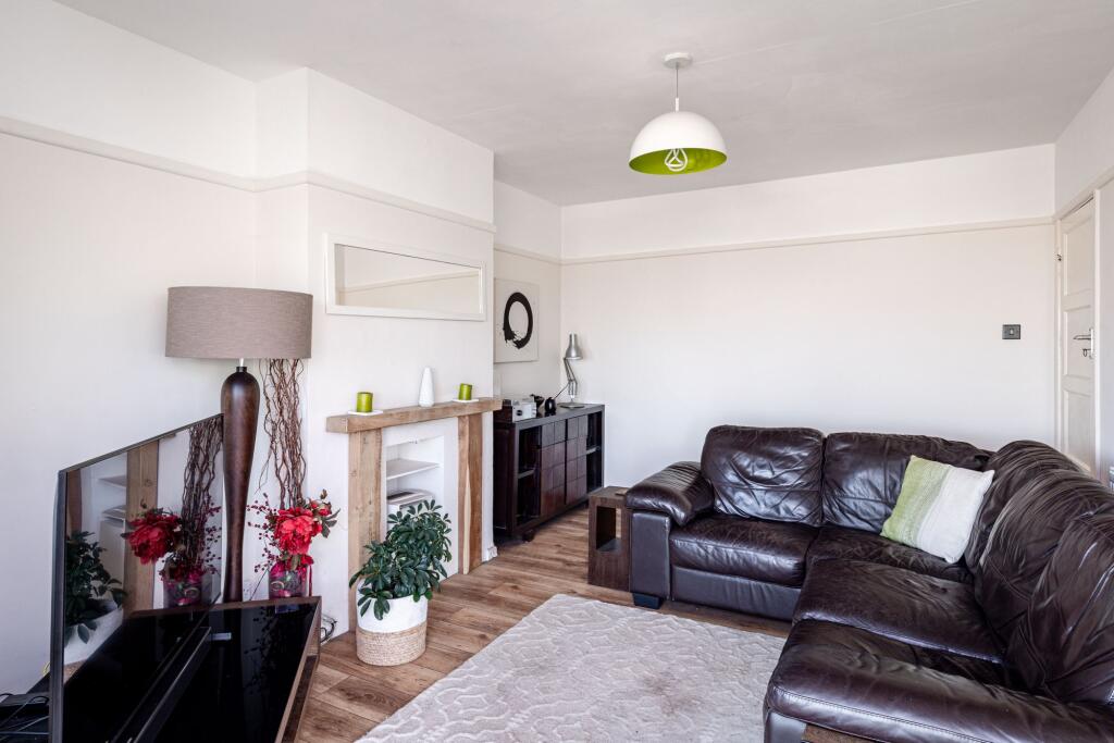 Westfield Crescent, Brighton - View 3