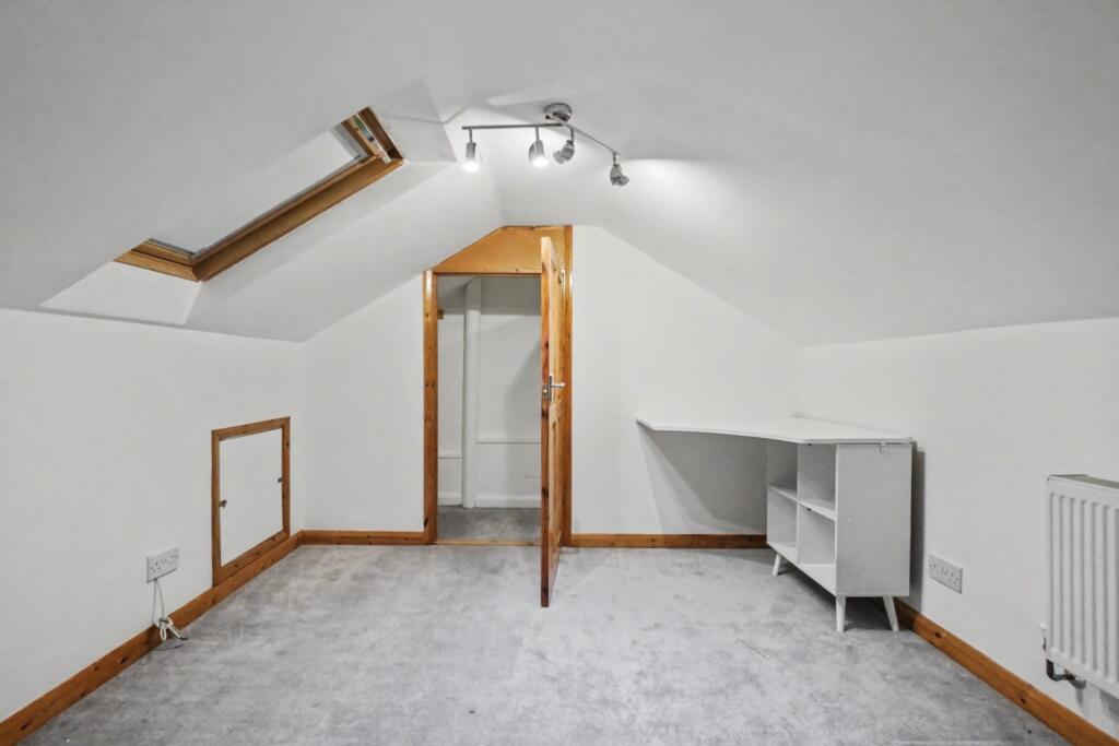 House in Swale, Grove Park, Milton Regis - More