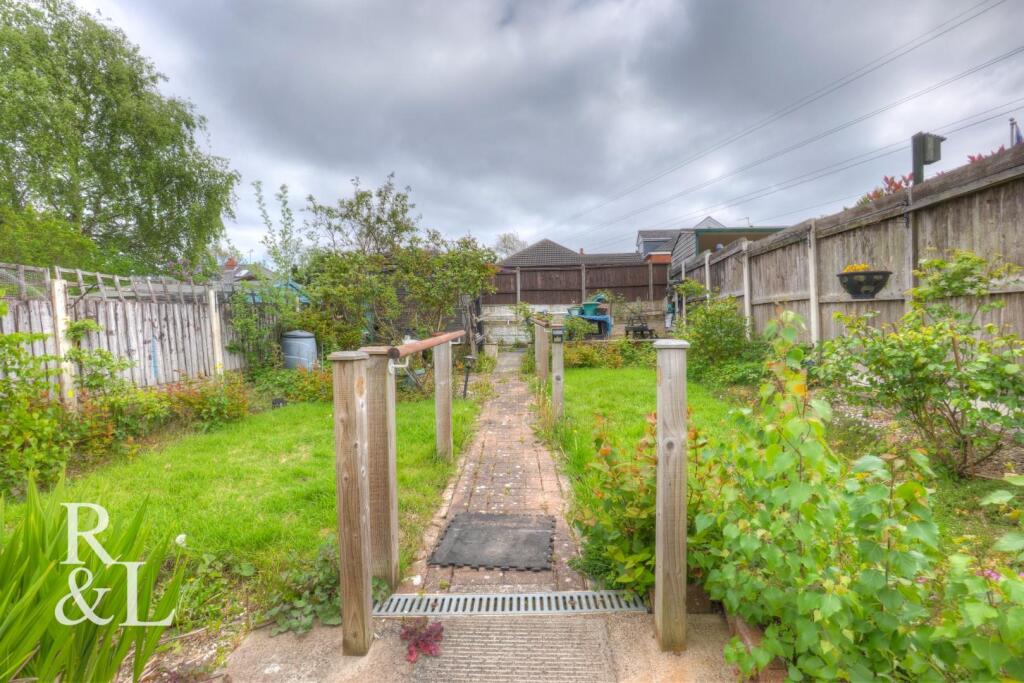 2-bed semi-detached on Ward Grove, Wolverhampton, £200,000