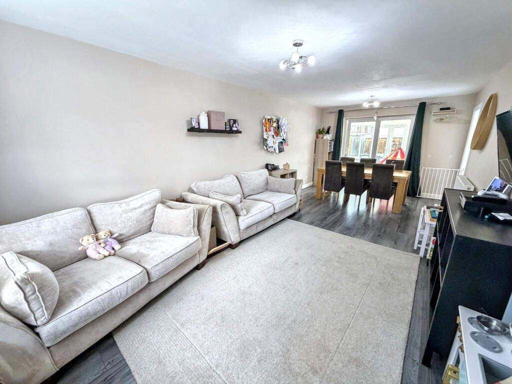 House in North Tyneside, North East - More