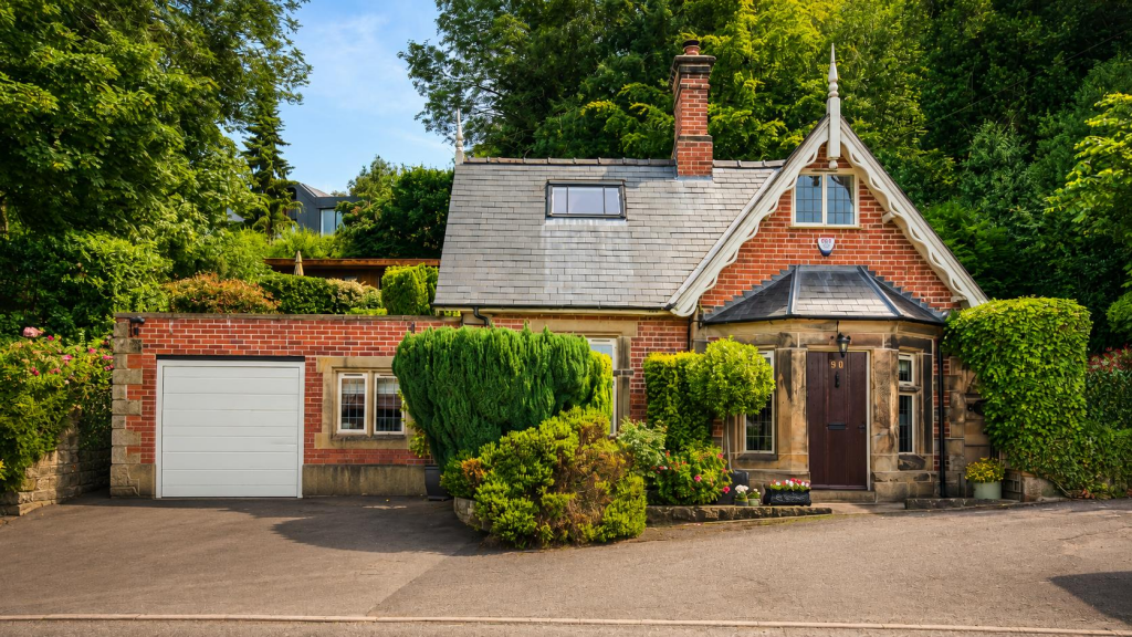 Main image of property: Edgehill Lodge, Eaton Bank, Duffield, Belper, Derbyshire