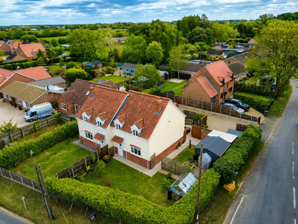 Main image of property: Well Hill, Yaxham