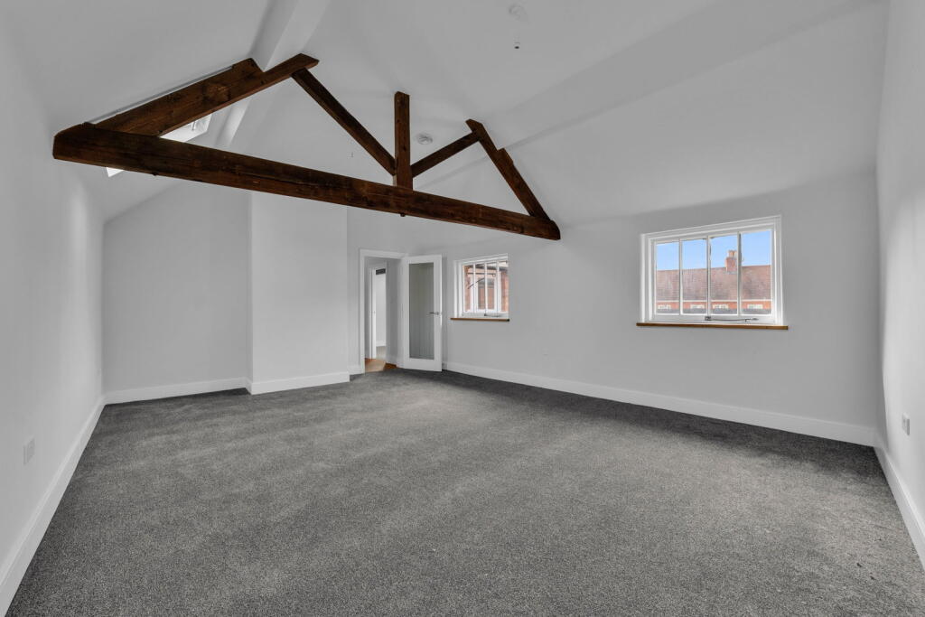 Main image of property: Flat 2, 47a Brook Street, Warwick, CV34 4BL