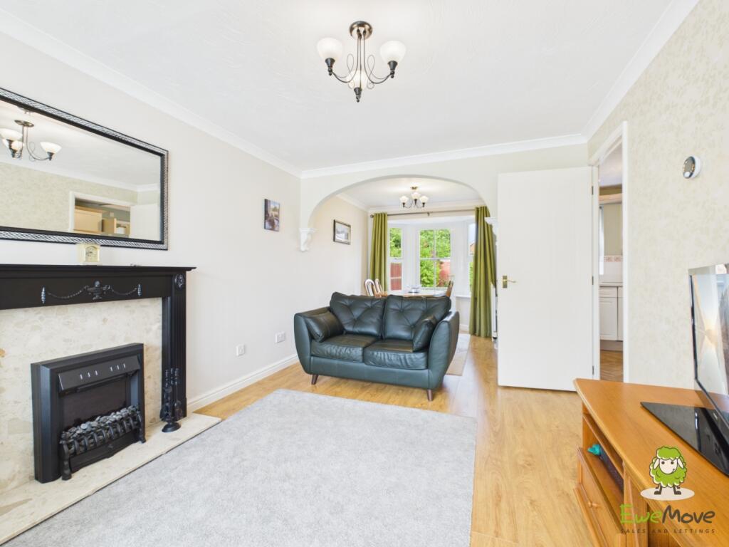 House in Basingstoke and Deane, Longacre, Kempshott Park - View 6