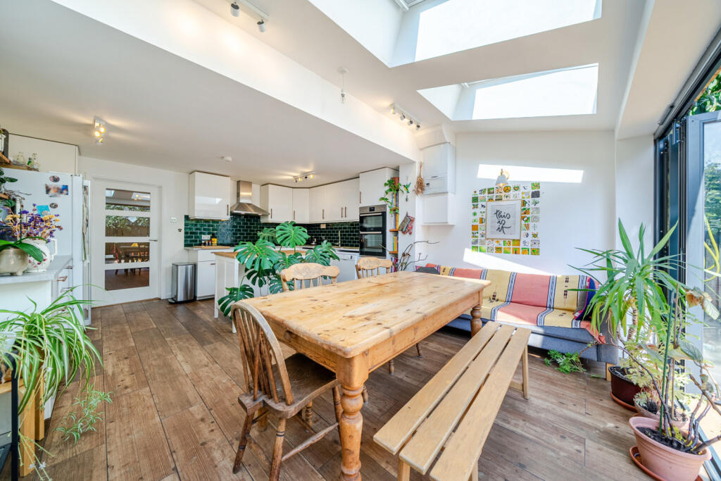 House in London - View 5