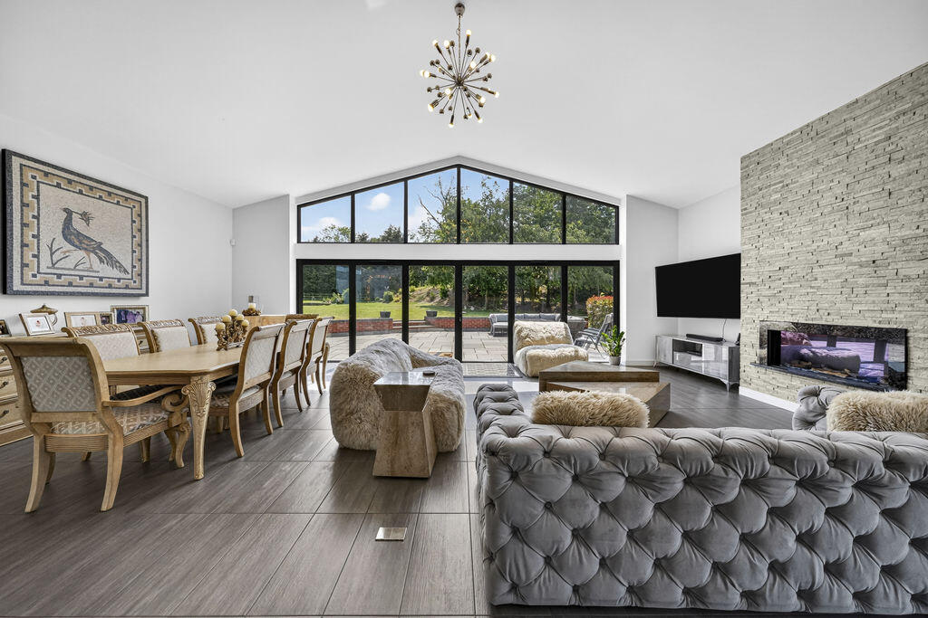 House in Lichfield, Edingale - More