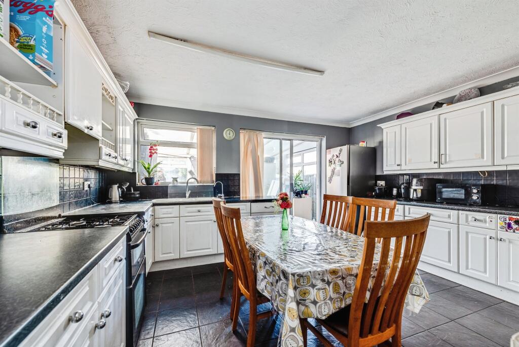 Hughes Street, Swindon – pohled 4