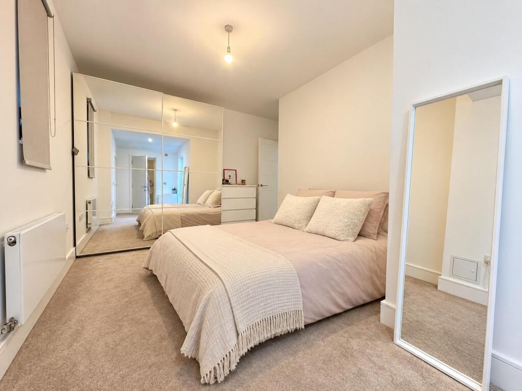 Apartment in London - More