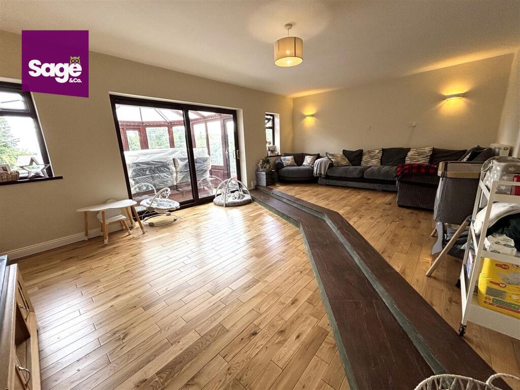 House in Newport - View 4