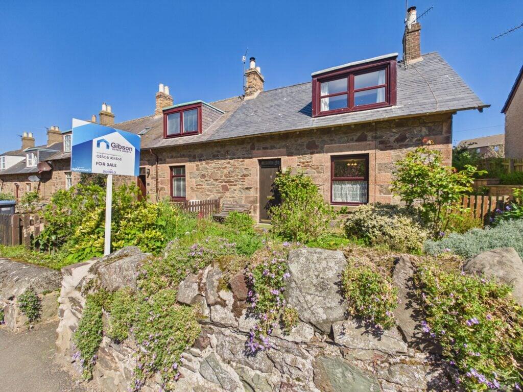 Main image of property: 6 Gunsgreenhill, Eyemouth, TD14 5SF