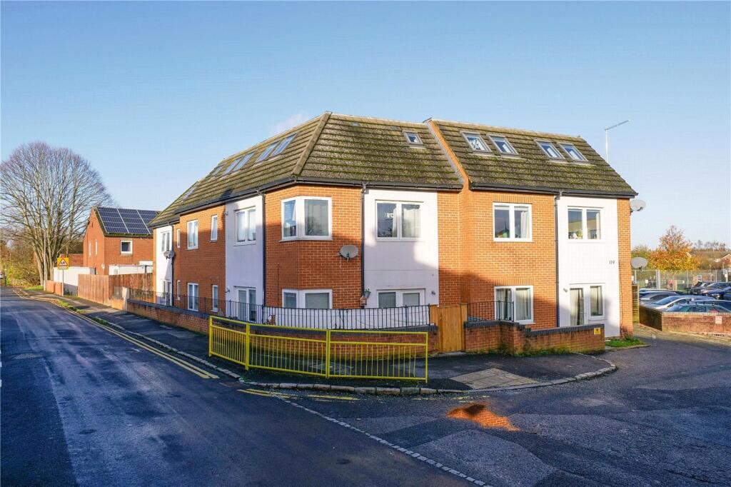 1-bed flat on Orts Road, Reading, Berkshire, RG1, £200,000
