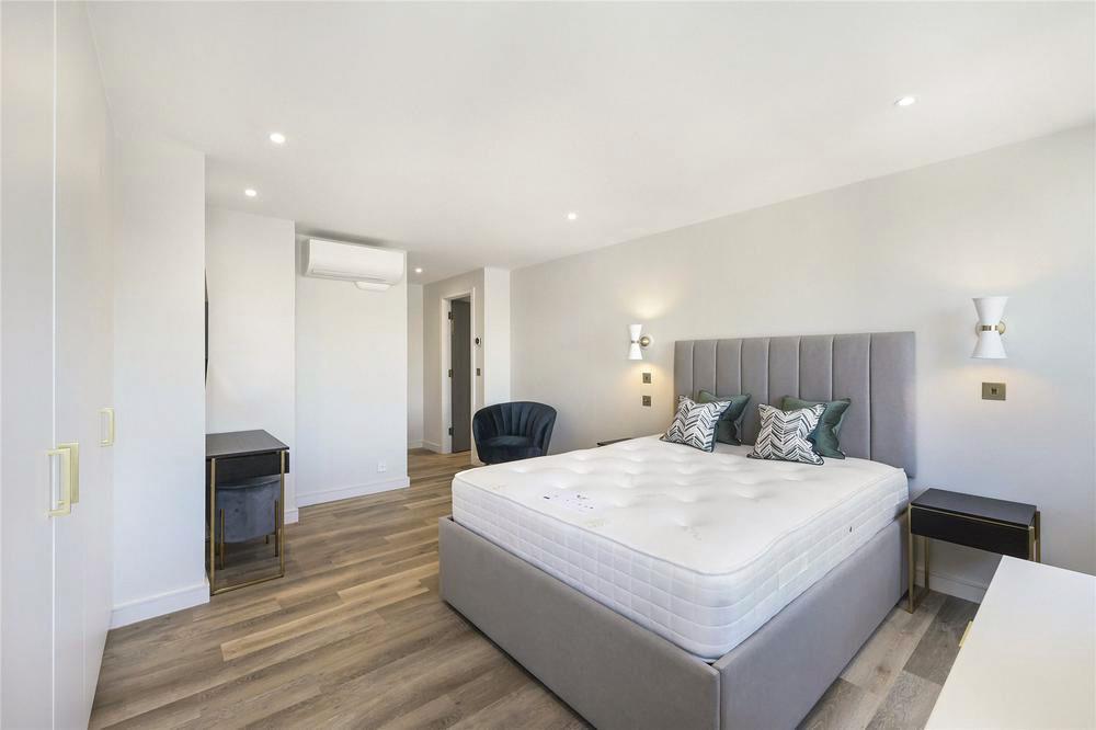 Apartment in London - View 3