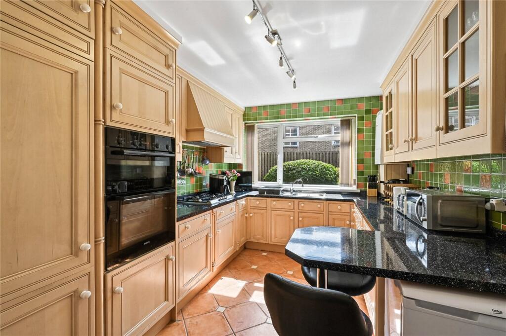 Apartment in London - View 3