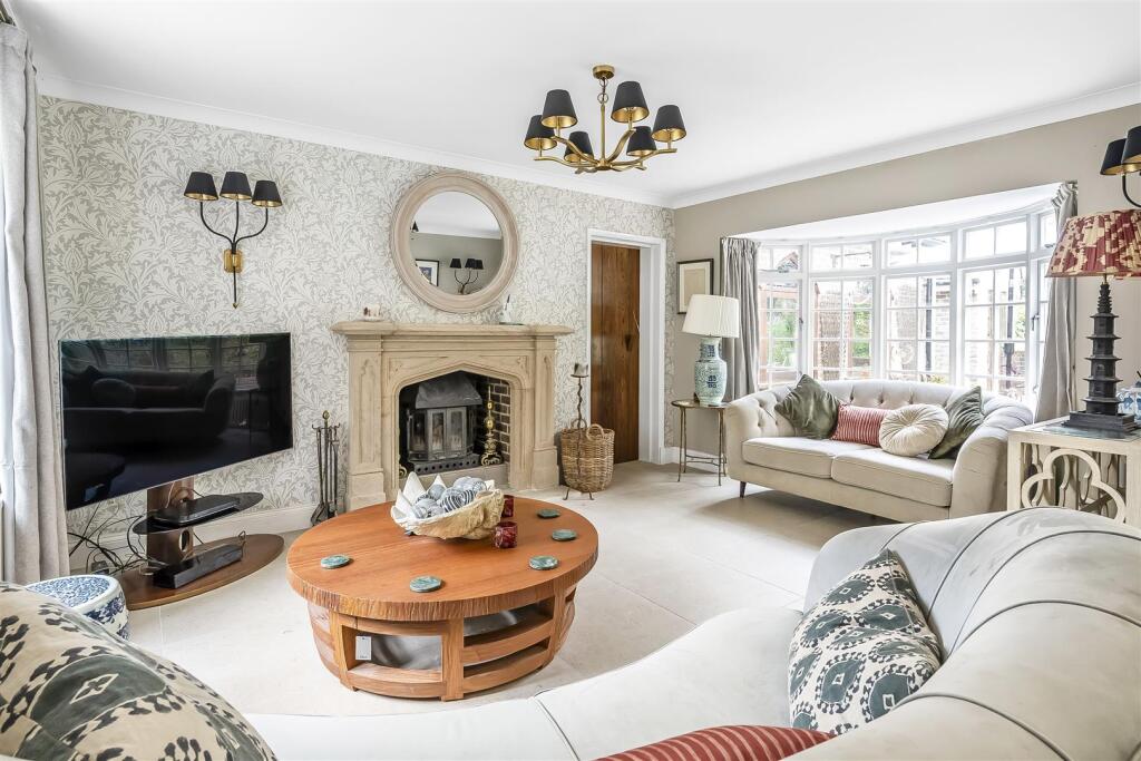 House in Redhill - View 3