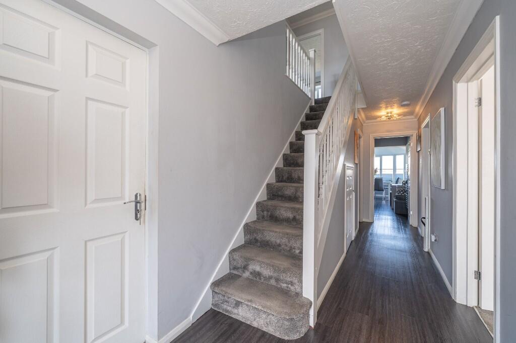 House in BuckS, Watermead - View 5