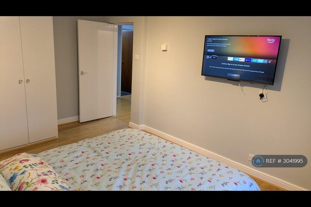 Old Warwick Court, Solihull, B92 photo 4