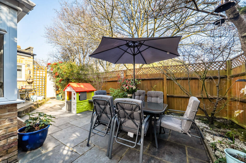 House in London - View 3