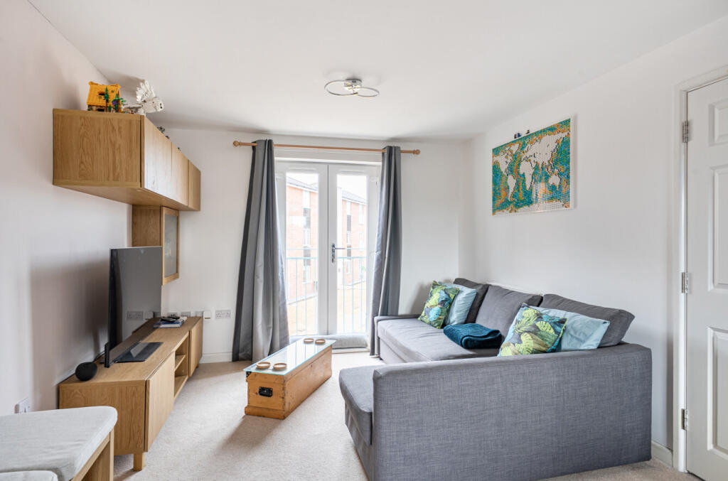 Apartment in Eastleigh, Middle Stoneham - View 2