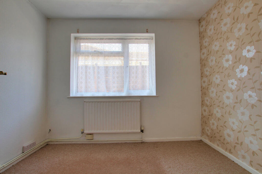 House in Thatcham, West Berkshire - More