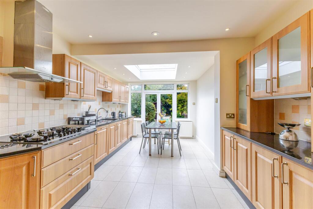 House in London - View 5