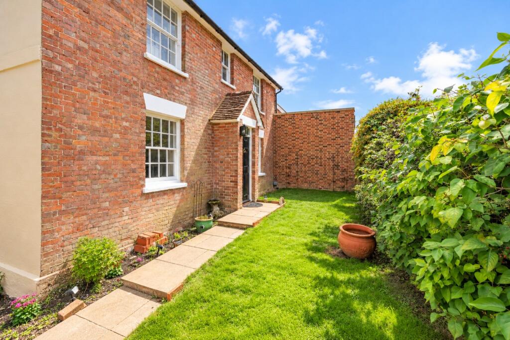 House in Tonbridge - More