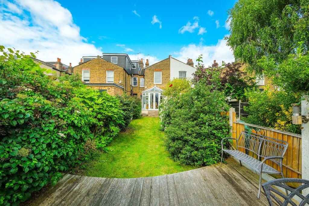 Wynndale Road, South Woodford, E18 - View 4