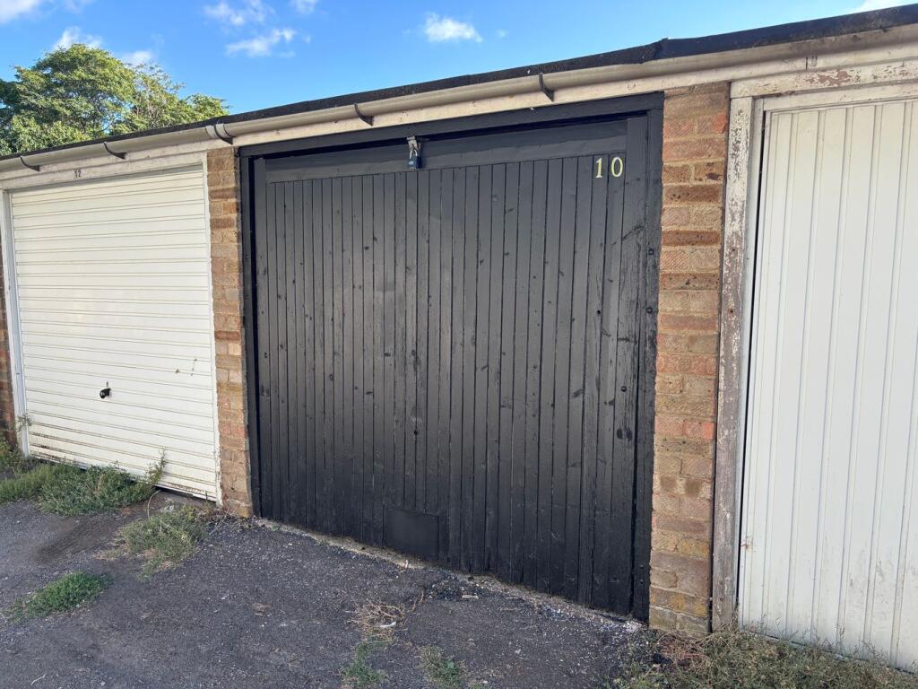 Main image of property: Stevenage Road, Hitchin, SG4