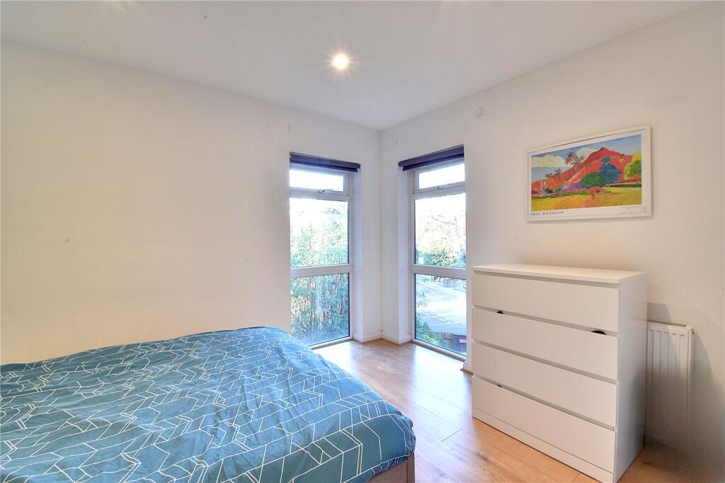 Apartment in Watford - View 4