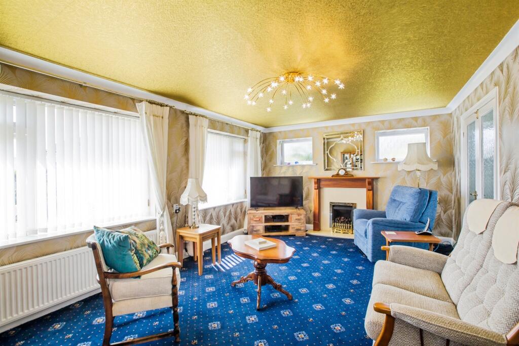 House in Halifax - View 4