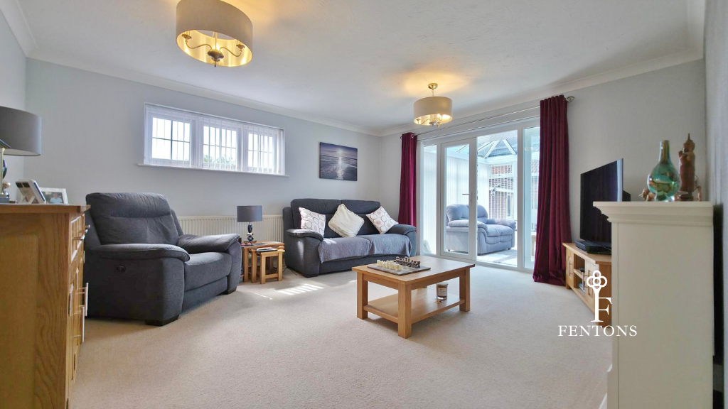 Sunningdale Way, Frinton-On-Sea photo 2