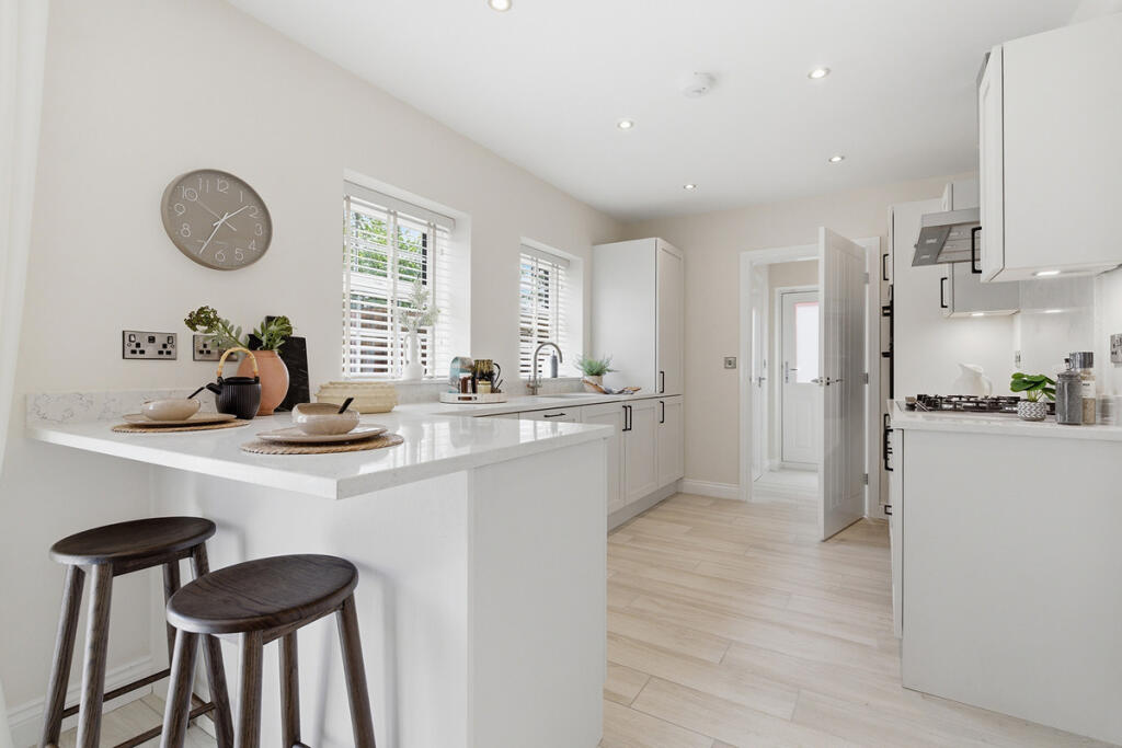 House in Kirklees, Kirkburton - View 2