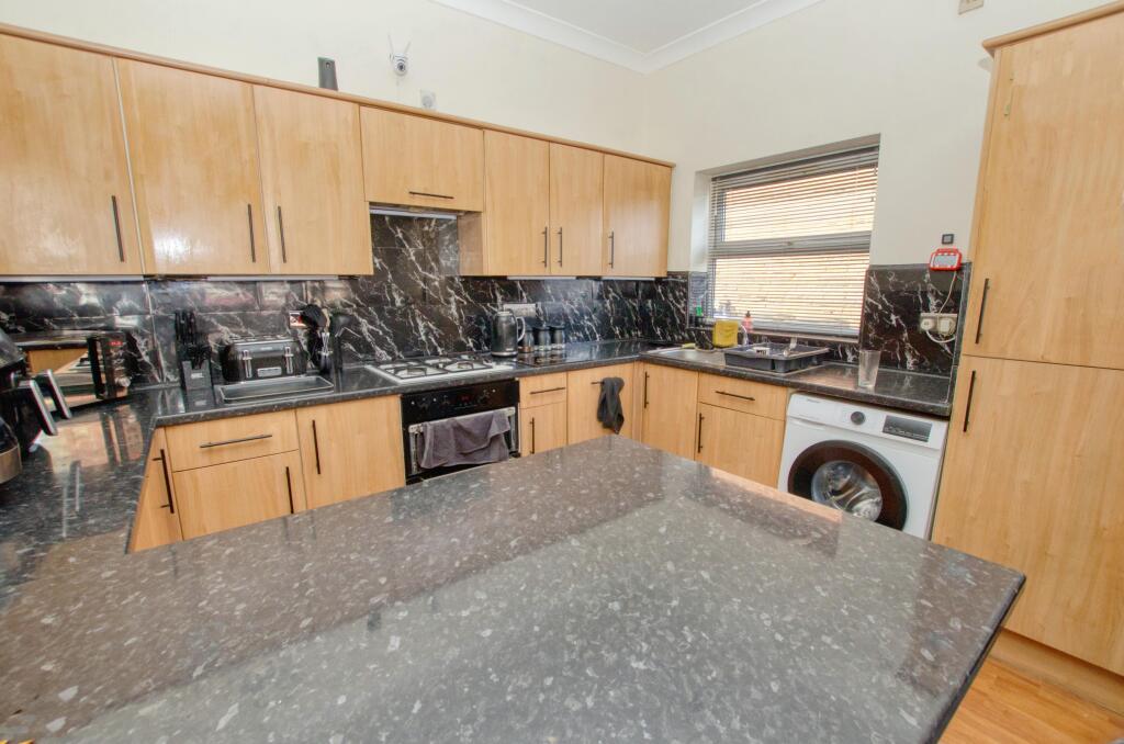 Apartment in Southampton - View 4