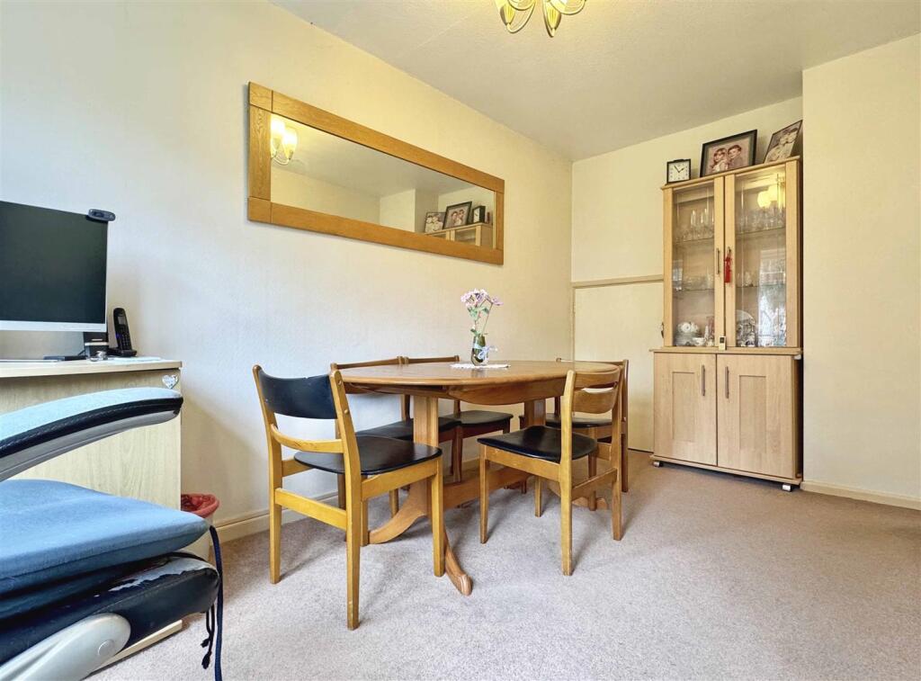 House in Chelmsford, Great Baddow - View 4