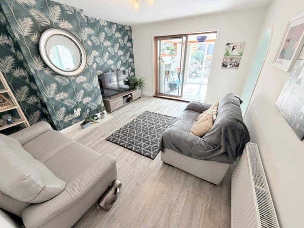 House in Glenrothes, Woodside - More