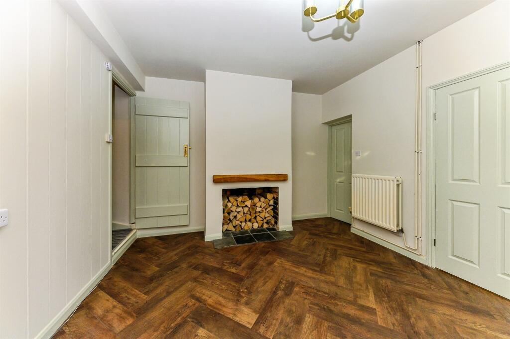 Coalville Cottages, Stamford - More