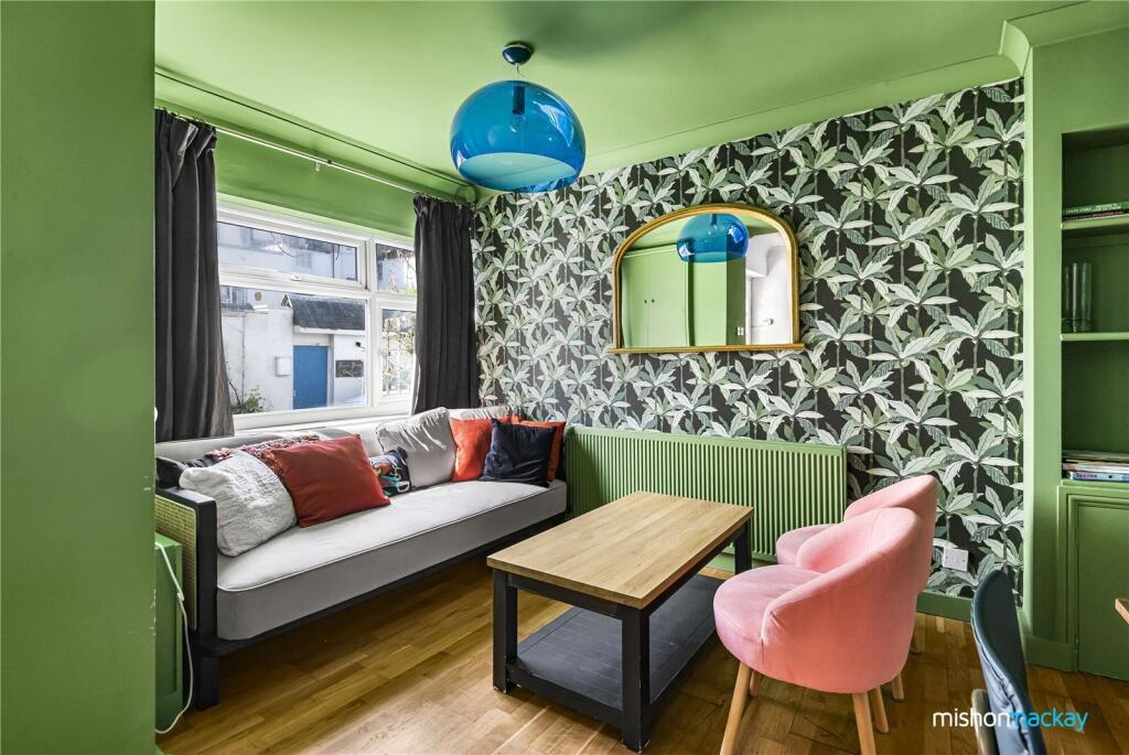 House in East Sussex, Brighton and Hove - More