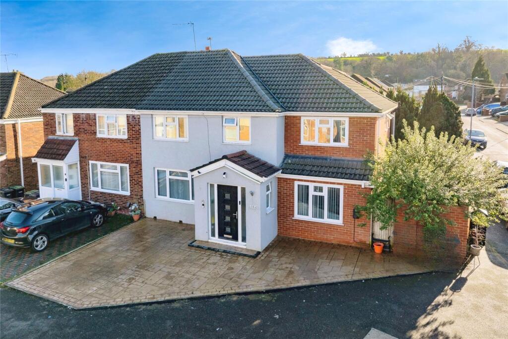 Main image of property: Charlwood Road, Luton, Bedfordshire, LU4