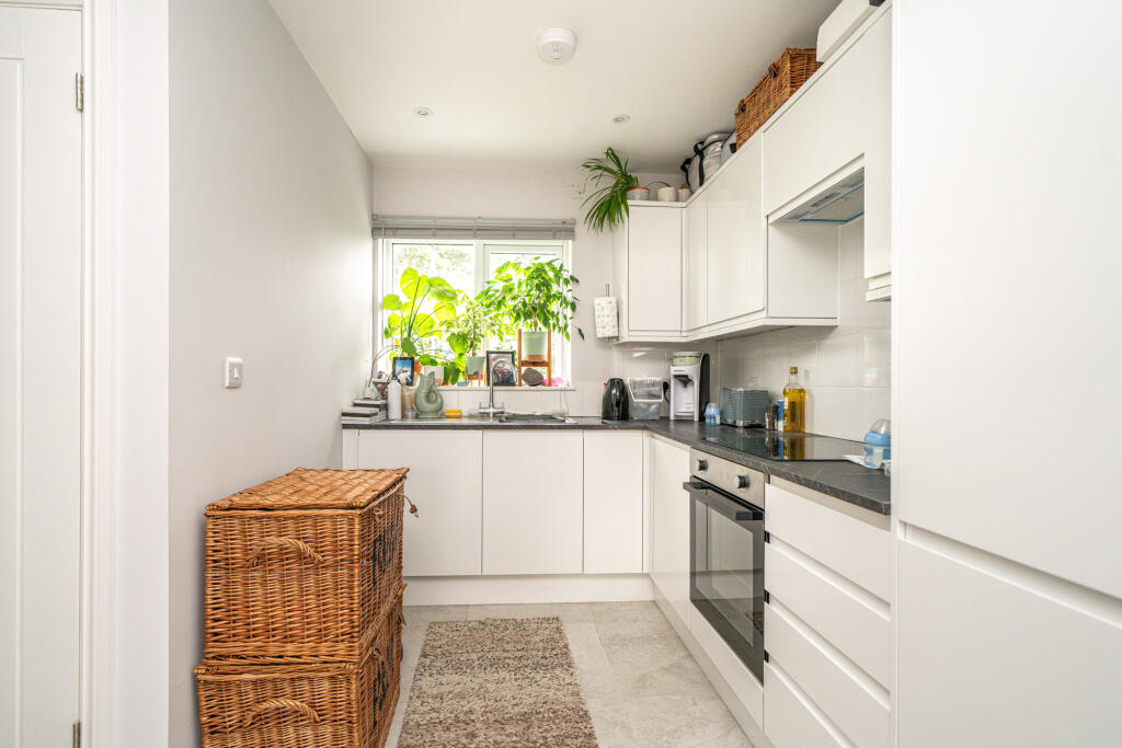 Apartment in Hemel Hempstead - View 5