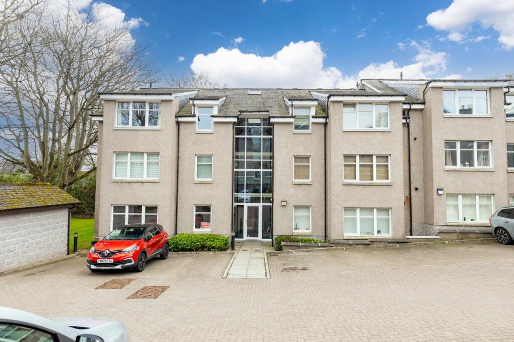3-bed flat on Polmuir Road, Aberdeen, AB11, £157,500