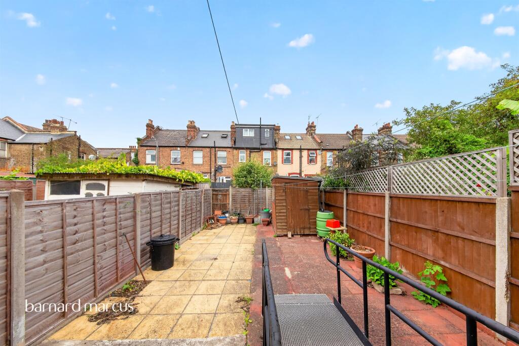 House in London - View 5