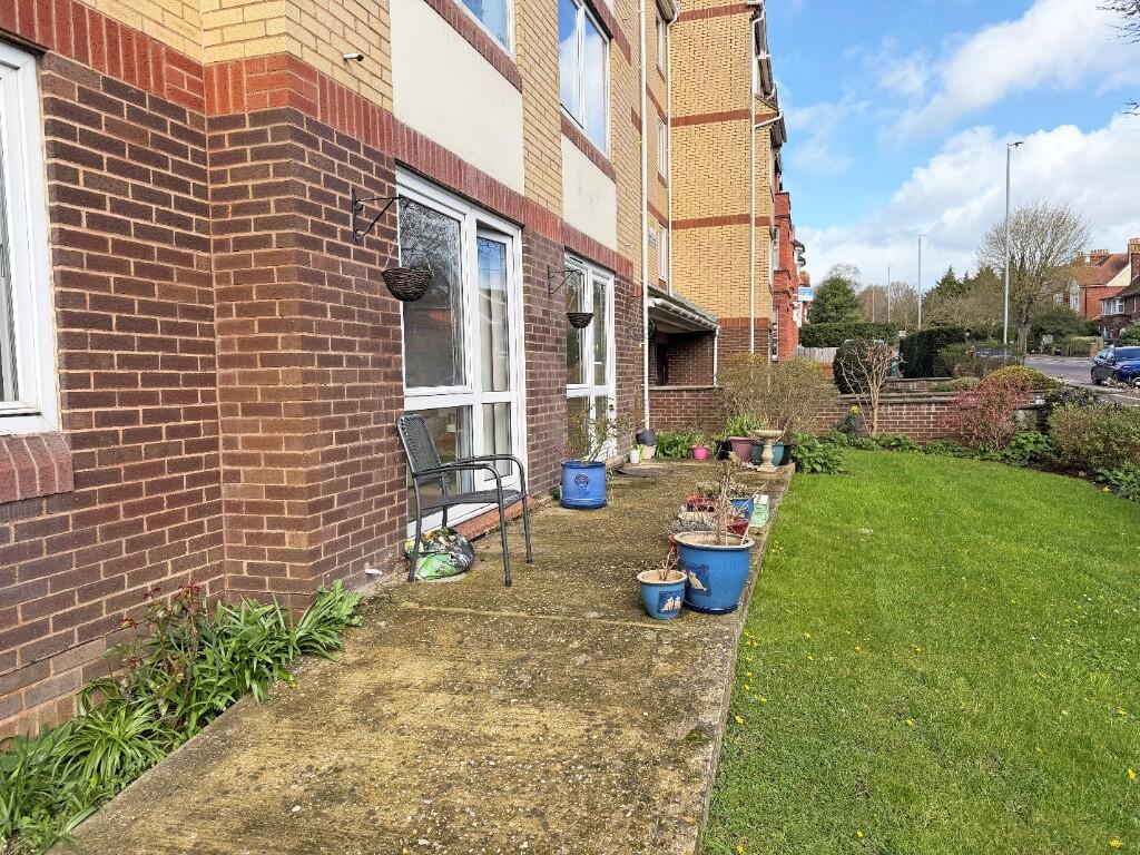 Apartment in Hove, Brighton and Hove - View 5
