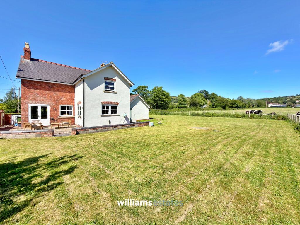Holywell Road, Rhuallt, LL17 photo 4