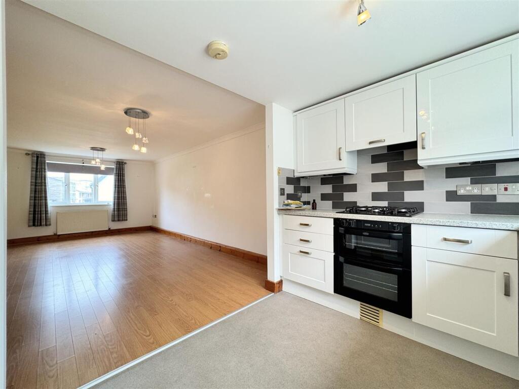 Apartment in Truro - View 3