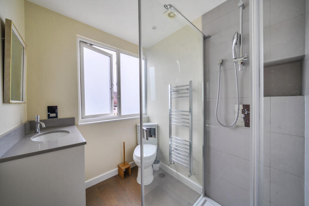 House in London, West Dulwich, Tulse Hill - More