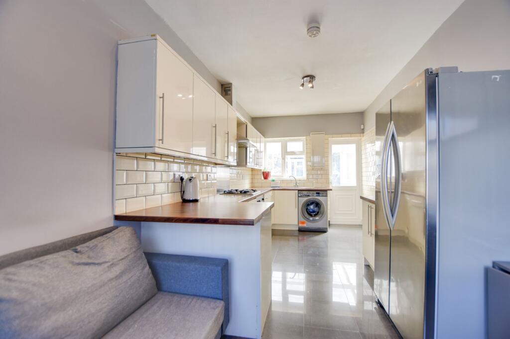 House in Leicester, Clarendon Park - View 3