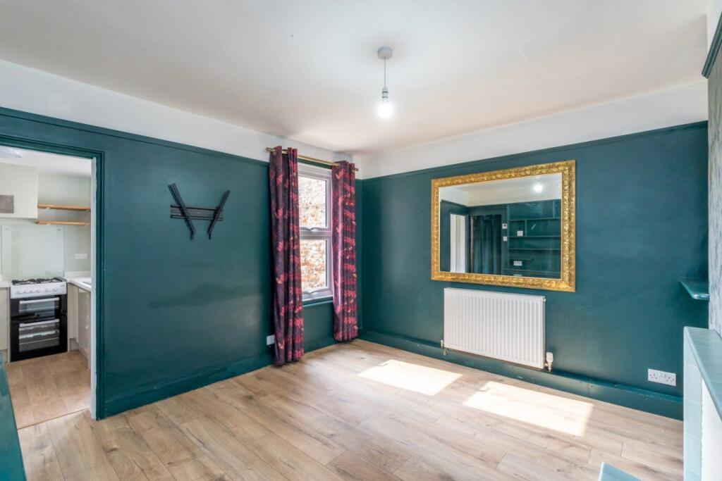 House in Portsmouth - View 5