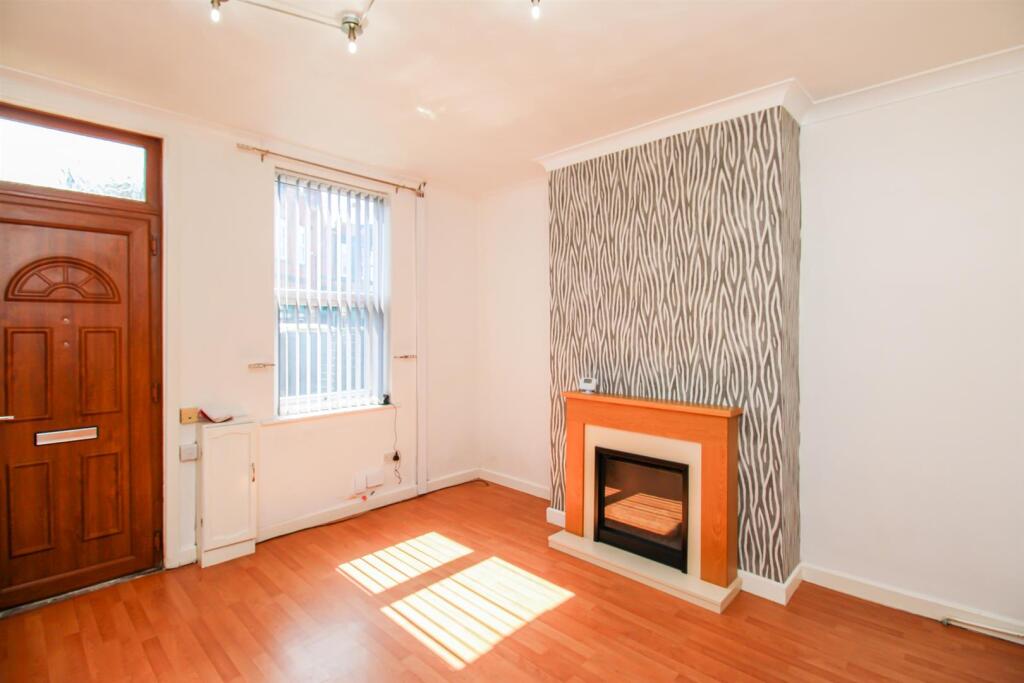 House in Pontefract, Featherstone - View 4