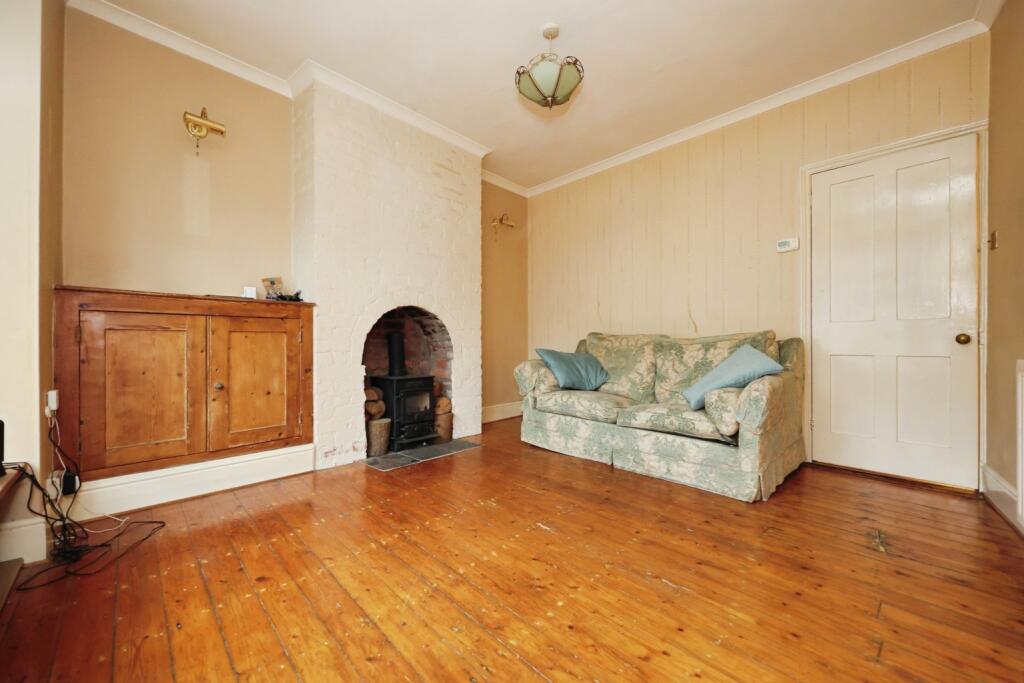 House in Lincoln, New Boultham - More