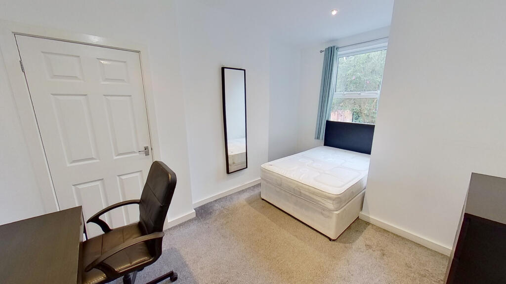 House in Leeds - View 4