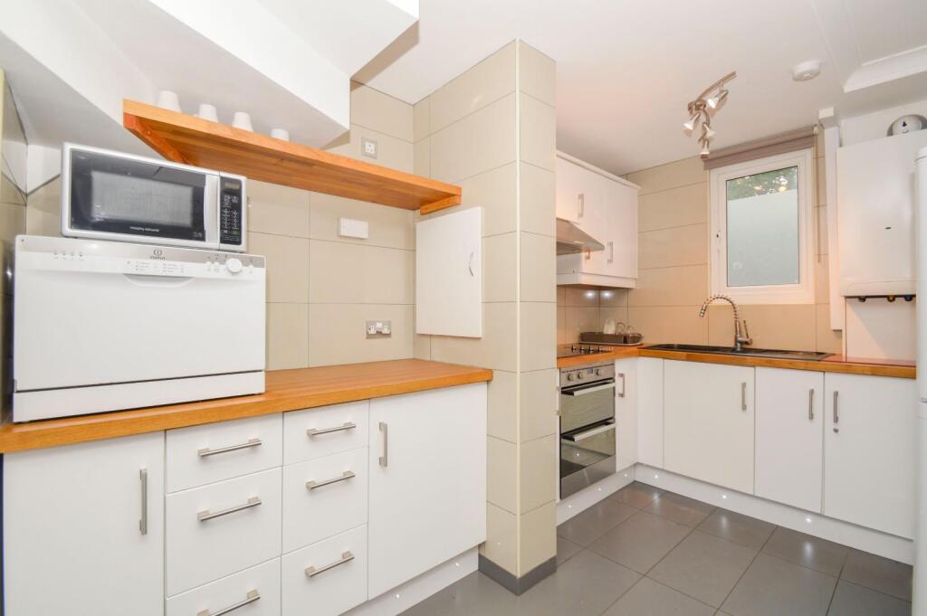 4 bedroom maisonette for rent